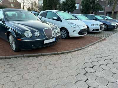 Unfallfahrzeug wird für Motorschaden Ankauf und Autoankauf bewertet